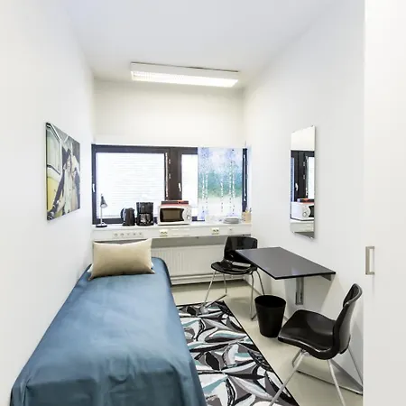 포레놈 에어포트 호스텔