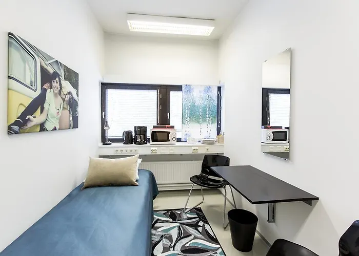 万塔机场奥卢弗雷蒙旅舍 *